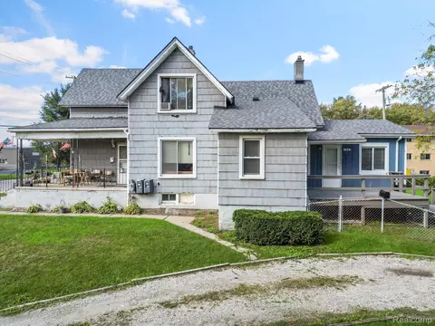 186 Hubbard St, Mount Clemens, MI 48043