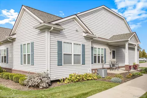 410 Brigg St, Howell, MI 48855
