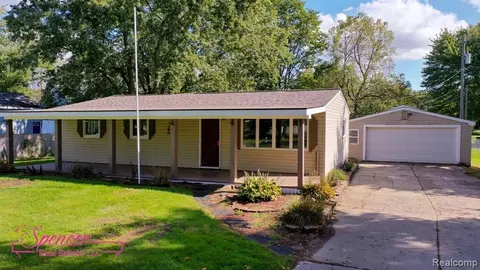 5010 Cecelia Ann Ave, Clarkston, MI 48346