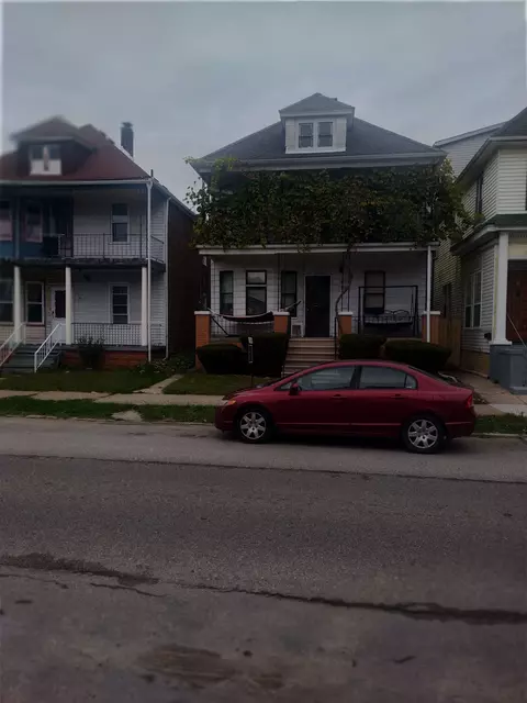 3007 Trowbridge St, Hamtramck, MI 48212