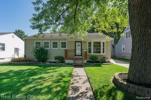 4706 Rosewold Ave, Royal Oak, MI 48073