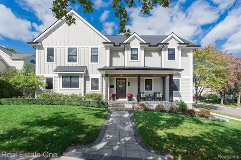 402 W 2nd St, Rochester, MI 48307