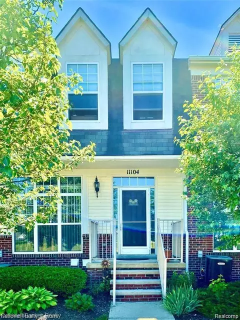 11104 Egret Ln, Walled Lake, MI 48390