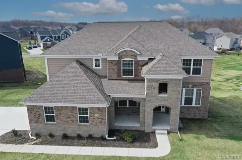4128 Newgard Dr, Lake Orion, MI 48359
