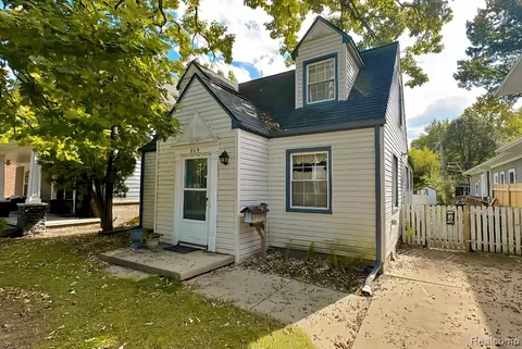 809 Royal Ave, Royal Oak, MI 48073