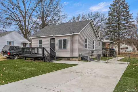 36014 Farragut Ave, Westland, MI 48186