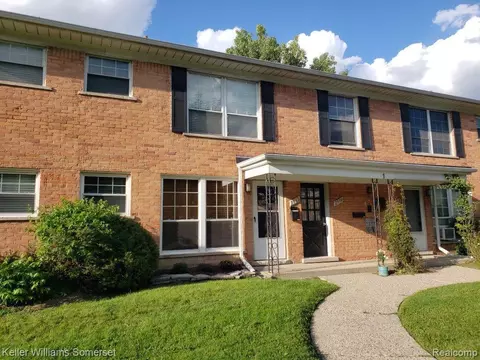 2932 W 13 Mile Rd, Royal Oak, MI 48073