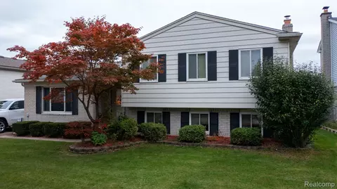 43237 Hartwick Dr, Sterling Heights, MI 48313