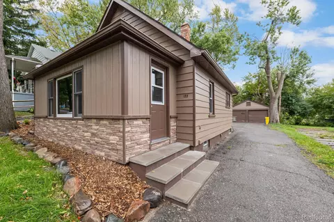 133 Dresden Ave, Pontiac, MI 48340