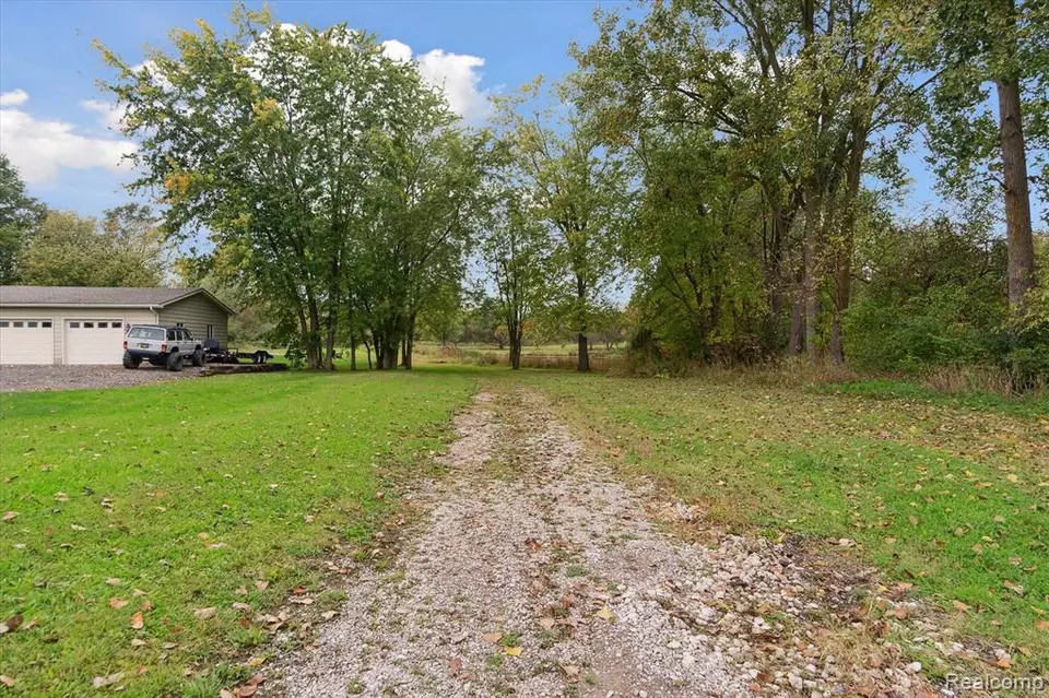 9212 Gale Rd, Goodrich, MI 48438 8 Photos Movoto