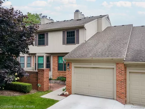 7136 Green Farm Rd, West Bloomfield, MI 48322