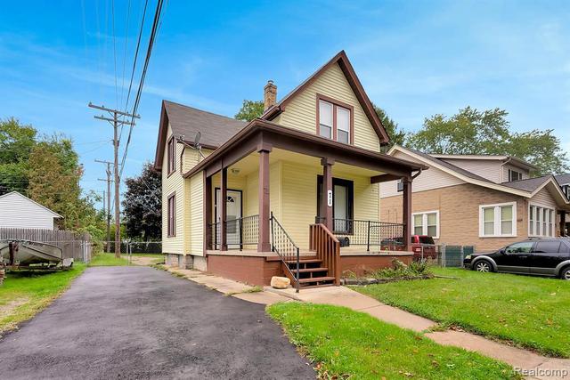 71 Grove Park St, Mount Clemens, MI 48043