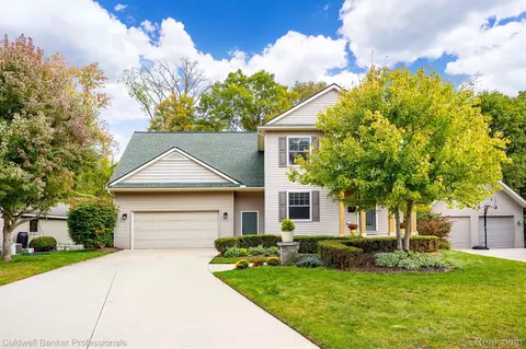 621 Orchard Dr, Northville, MI 48167
