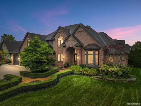 38487 Trillium, Harrison Township, MI 48045