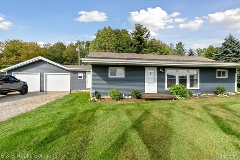 1661 Burnside Rd, Deerfield, MI 48461