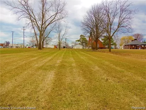 8848 Swan Creek Rd, Berlin, MI 48166