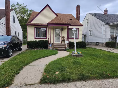 7241 Woodmont Ave, Detroit, MI 48228