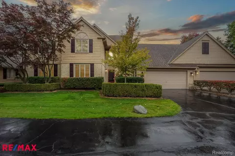 627 Windsor Run, Bloomfield Hills, MI 48304