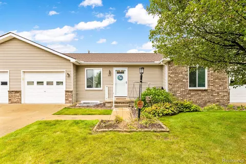 221 Erie St, Marine City, MI 48039
