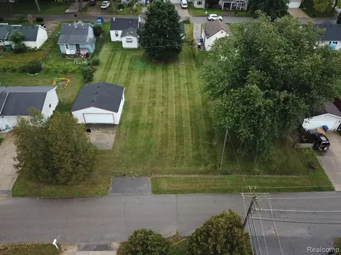 00 Mandon, White Lake, MI 48386