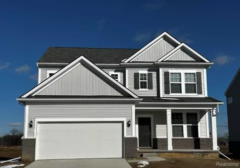 4594 Suttons Bay Crt Ct, Milford, MI 48381