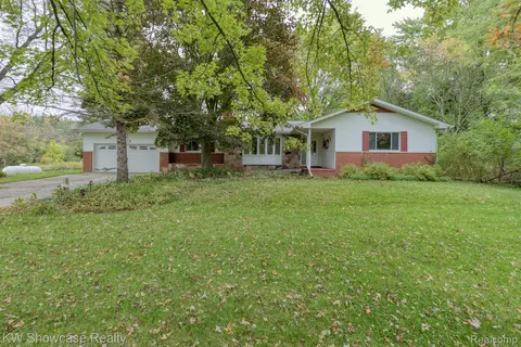 9536 Spencer Rd, Northfield, MI 48178