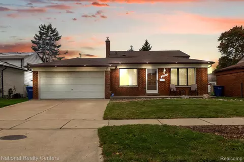 32553 Beechwood Dr, Warren, MI 48088