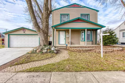 17162 Smith St, Riverview, MI 48193