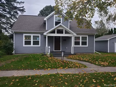 117 N Elm St, Howell, MI 48843