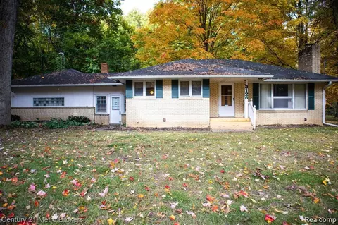 3126 Wilman Dr, Vienna, MI 48420
