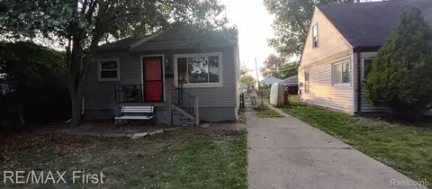 28373 Felician St, Roseville, MI 48066