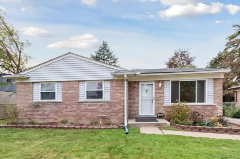 9852 Hamilton St, Van Buren, MI 48111