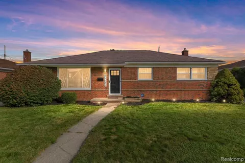 11085 Busch Ave, Warren, MI 48089