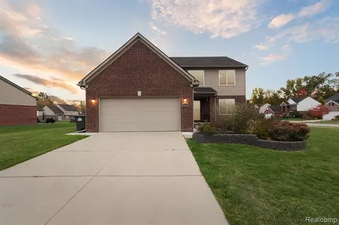 26653 Lakepointe Dr, Taylor, MI 48180