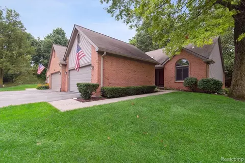 948 Rosewood #78, Brighton, MI 48116