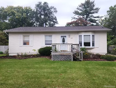 509 Walnut St, Flushing, MI 48433