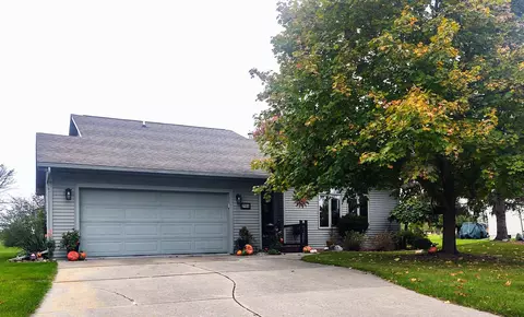 2469 Solarwood Dr, Davison, MI 48423