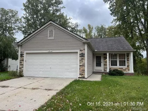 1612 Marshbank Dr, Pontiac, MI 48340