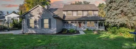 430 S Conklin Rd, Lake Orion, MI 48362