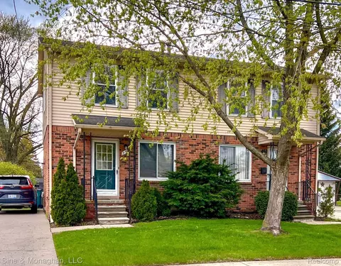 72 Pare St, Clawson, MI 48017