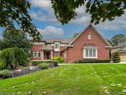 4489 Philip, Commerce Twp, MI 48382