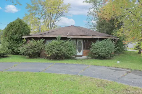 3289 Luce Rd, Mount Morris, MI 48433