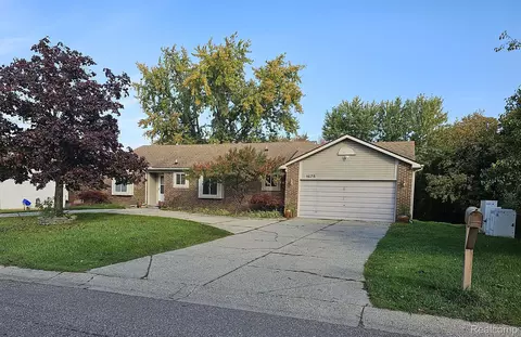 1675 North Dr, Walled Lake, MI 48390