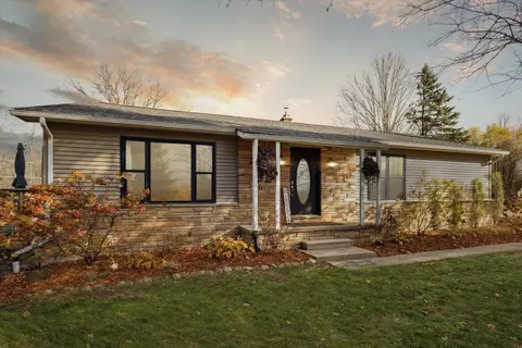 6051 Dutcher Rd, Howell, MI 48843 photo 1