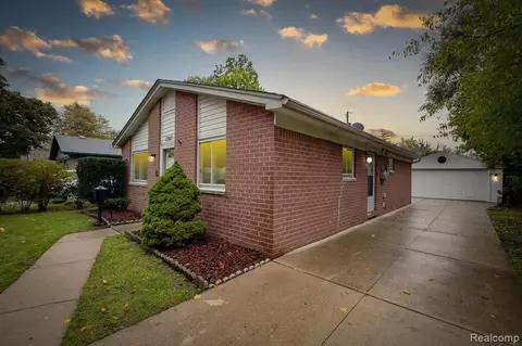 27037 Avalon St, Taylor, MI 48180