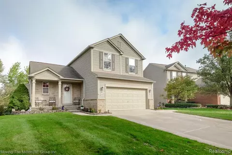10149 E Avondale Cir, Ypsilanti, MI 48198