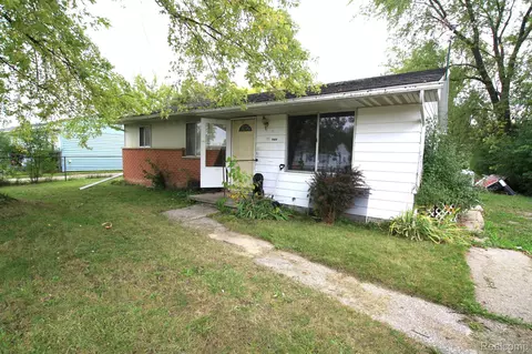 3743 Pennsburg Plc Pl, Saginaw, MI 48601