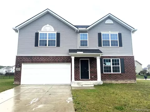 28641 Apple Blossom Dr, Flat Rock, MI 48134
