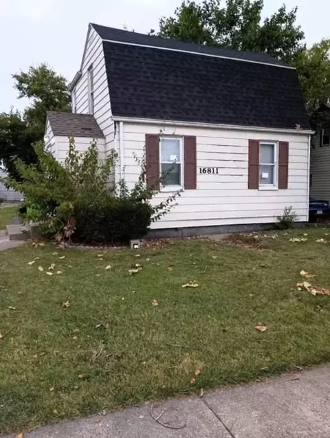 16811 Toepfer Dr, Eastpointe, MI 48021