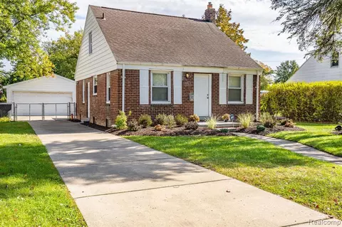 16876 Five Points St, Redford, MI 48240